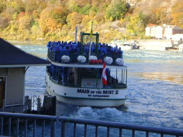 départ en bâteau — Niagara Falls State Park (Etats-Unis)