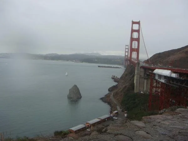 Golden gate sous la pluie Golden gate sous la pluie — Golden Gate Bridge (Etats-Unis)
