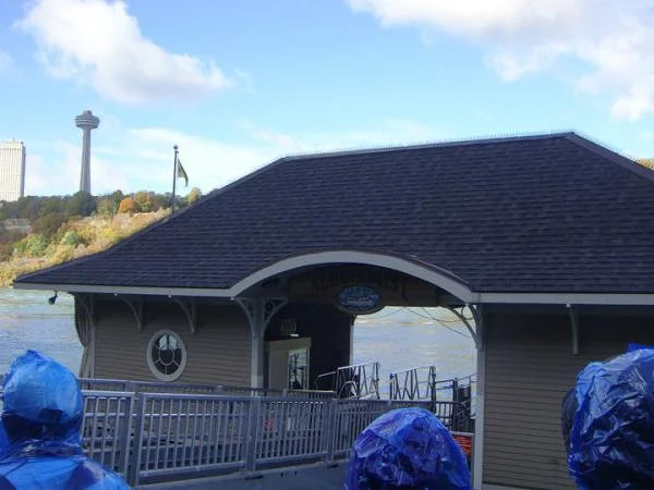 station de départ en bâteau station de départ en bâteau — Niagara Falls State Park (Etats-Unis)