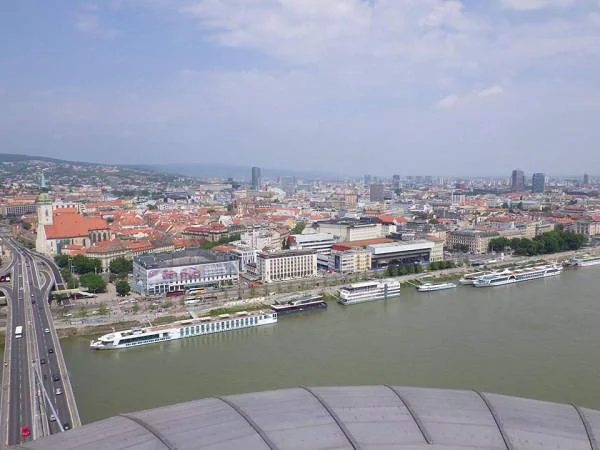 Vue de Bratislava et du Danube — Bratislava (Slovaquie)