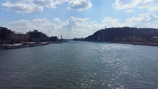 danube de jour — Budapest (Hongrie)