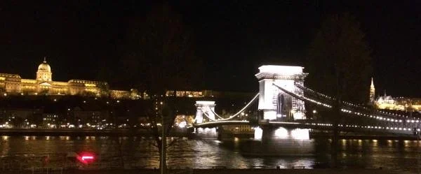 pont de chaînes Szecheny — Pont à chaînes Széchenyi (Hongrie)