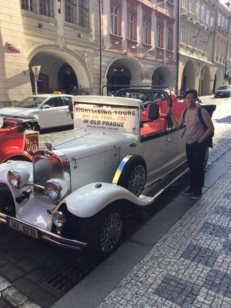Voiture de tourisme Voiture de tourisme — Prague (République Tchèque)