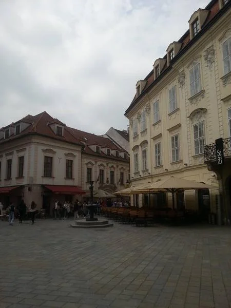 Place Hlavné Place Hlavné — Place Hlavne (Slovaquie)