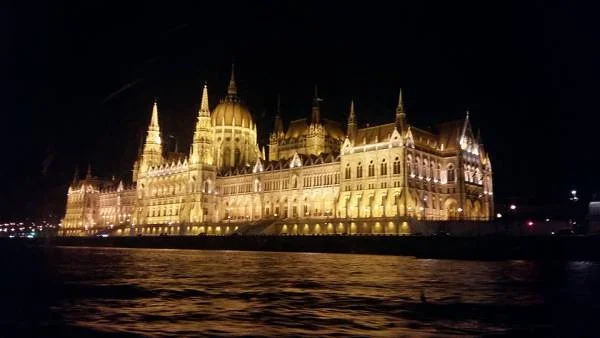 magnifique parlement magnifique parlement — Budapest (Hongrie)